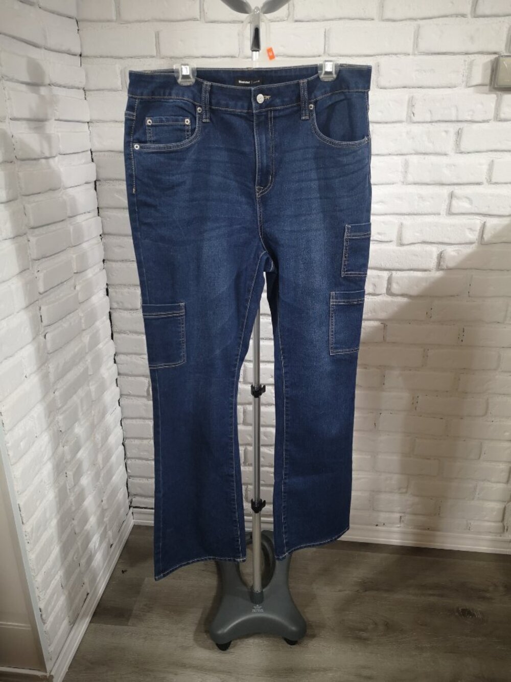 Bluenotes Denim Ladies Size 14 Medium Wash High Rise Bootcut Cargo Jeans